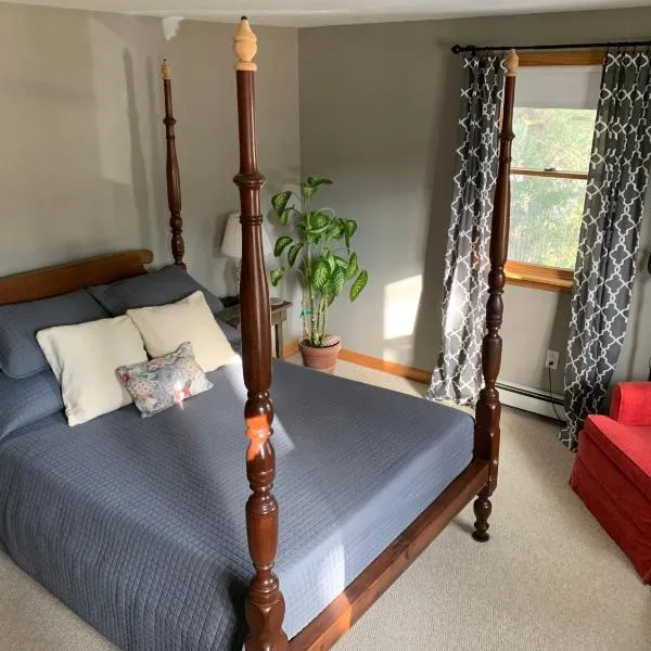 Pine & Harbor Homestay - Near Cape Cod, hotel en Wareham