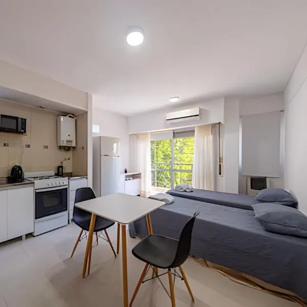 Impecable depto. en zona residencial, hotel em Rosário