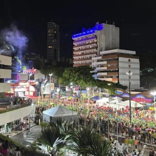 Apartamento de frente para o carnaval de Salvador