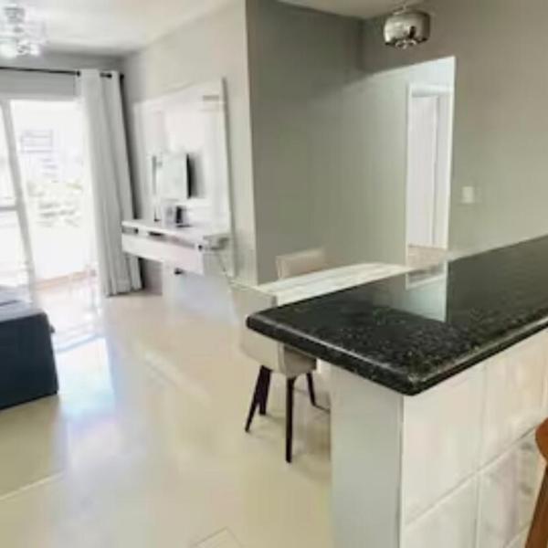 50 mt da praia regiao nobre, com serviço de praia