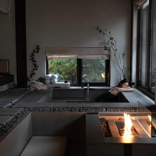 Wolha House Premium Traditional Hanok Stay, хотел в Чонджу