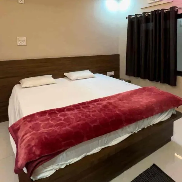 Hotel shiv shakti yatri niwas, hotel in Maihar