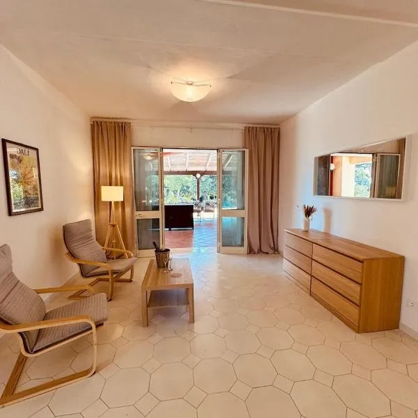 Villa mit großem Garten und Aufstellpool, 800m zum Meer, Lido Marini, hotel sa Lido Marini