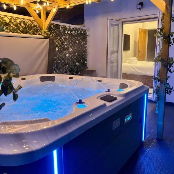 Lethbridge Villa 49 3-bedroom Apartment with private HOT TUB,Fibre WiFi, free parking, sleeps 6 โรงแรมในเซาท์พอร์ต