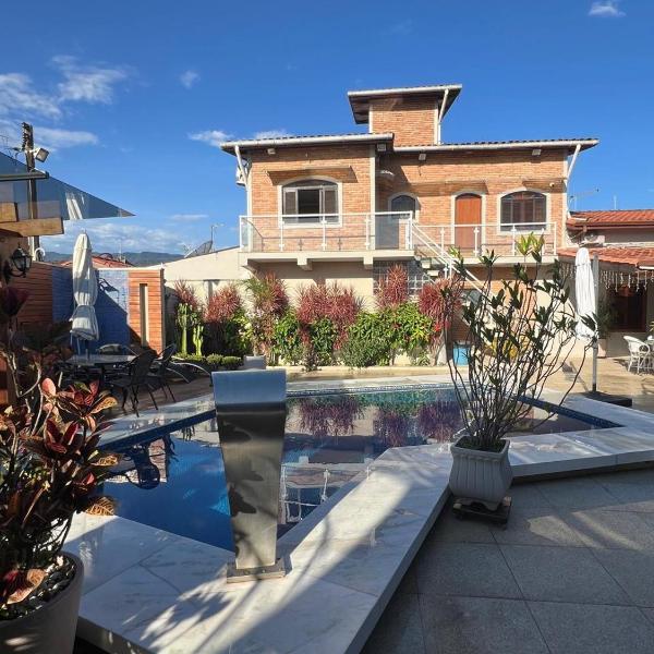 Casa para 12 pessoas com piscina
