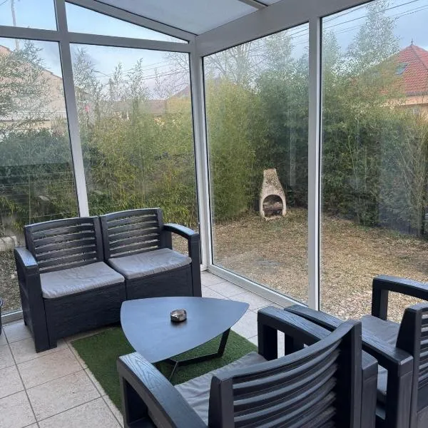 Les Gîtes de la Colombière โรงแรมในLongvic