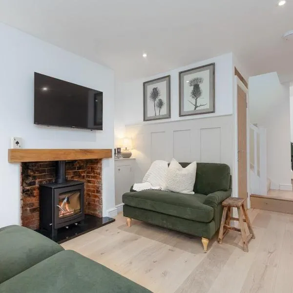Luxurious renovated cottage with log burner, hotelli kohteessa Lutterworth