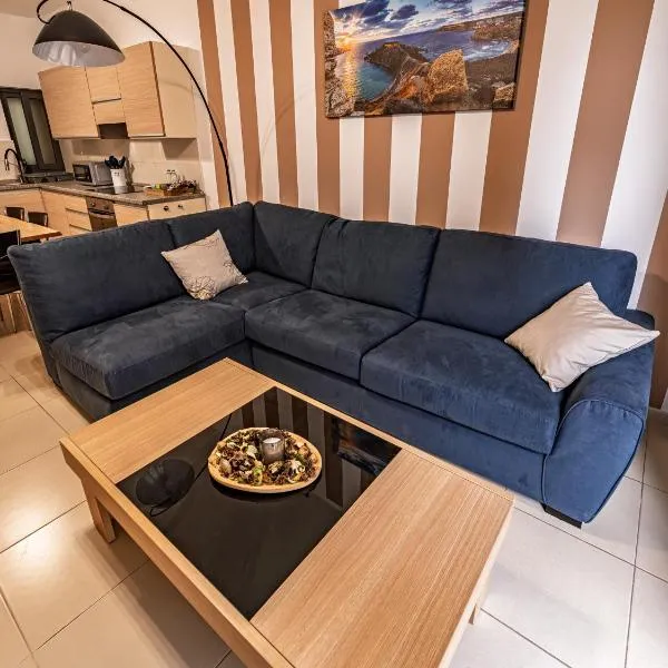 Cobalt Canopy a Spacious 2 Bedroom Apartment, Hotel in St Paul's Bay