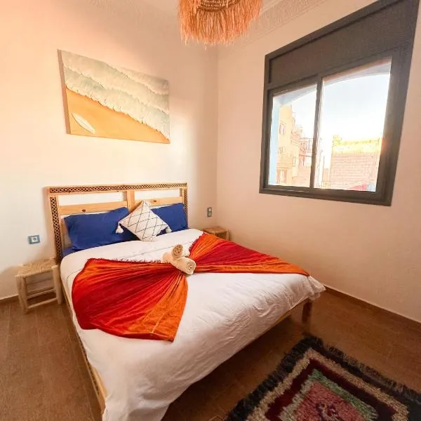 Blue Pearl Surf & Yoga House, Hotel in Tamraght Oufella