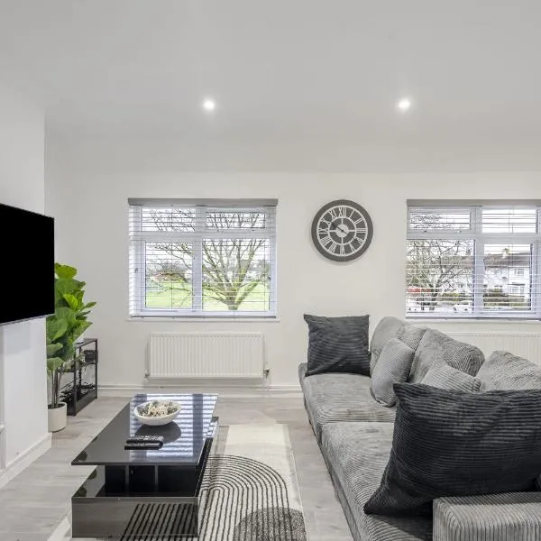 Chic & Cosy 2 Bed Maisonette with Freeparking near Chelmsford City Centre, hotell i Chelmsford