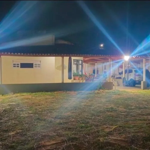 Chalé funcional, equipado, hotel en Rio do Fogo