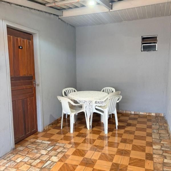 Residencial Casas 1 e 2 quartos Tv Ar Estacionamento Wifi Próximo ao Centro e Paraguai - Foto 4