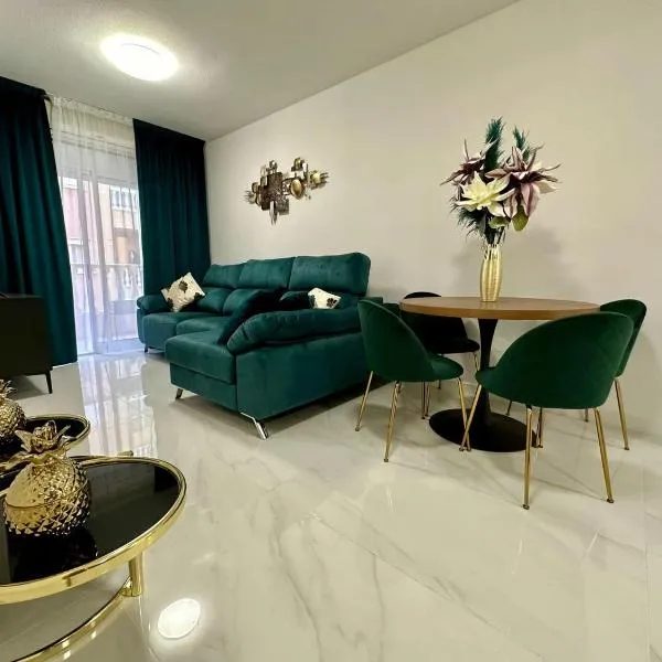 Apartamento EVITA: Torrevieja'da bir otel