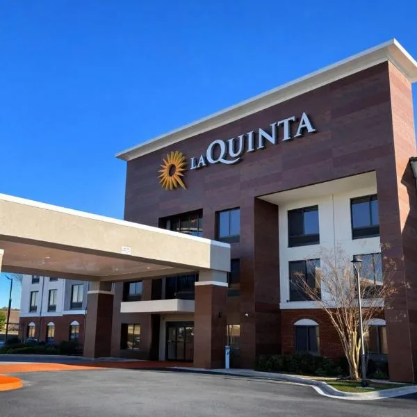 La Quinta Inn & Suites by Wyndham Bessemer, khách sạn ở Bessemer