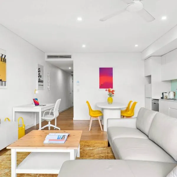 Central luminous 2 beds with balcony & aircon، فندق في سيدني