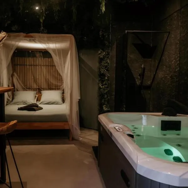 La Jungle de Toulon, Voyage Sensoriel & Spa، فندق في تولون