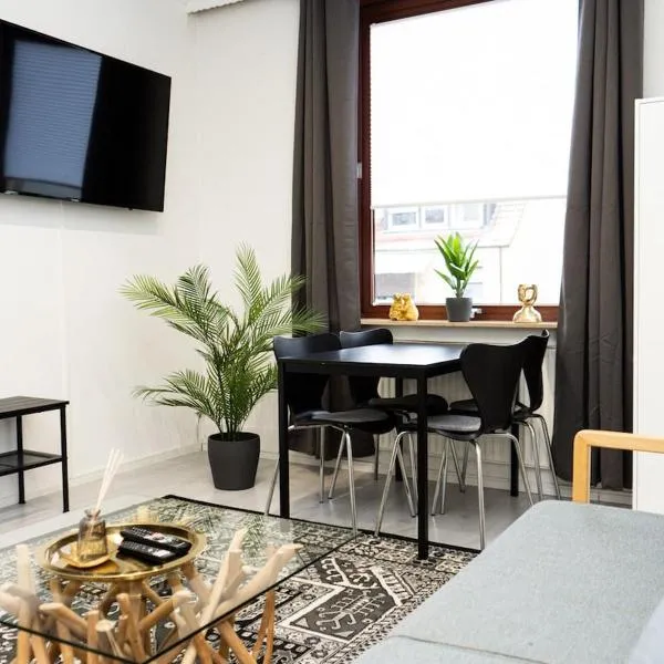 Apartment Central - Free parking - 5 people - 3 rooms - 3 TVs - boxspring - wifi, хотел в Бремен