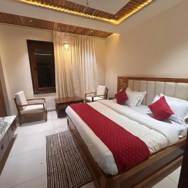 Hotel Kartikey Near Jio Centre, hótel í Sundarnagar