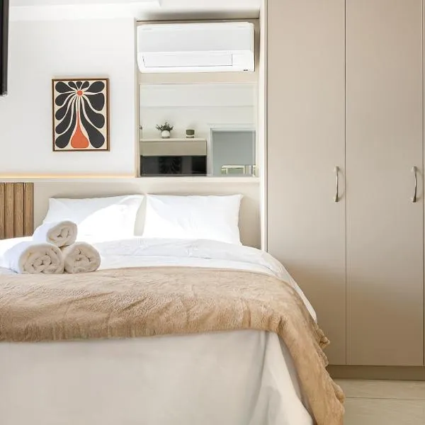 Studio CompletoNovo com Piscina, Acad e Coworking، فندق في كوريتيبا