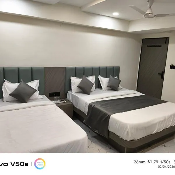 Hotel 7 CR, hotel u gradu Ahmedabad