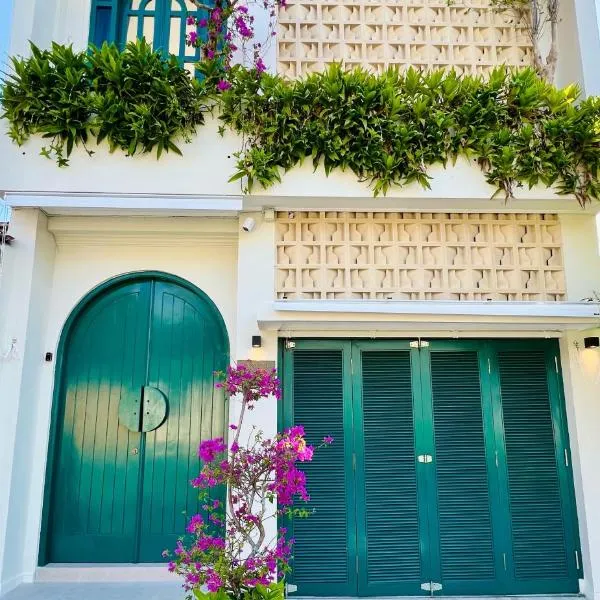 Terra Tia Boutique Villa Senggigi, hótel í Senggigi