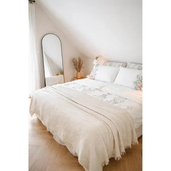 Stilvolle 2-Zimmer-Wohnung in Hildesheim - hochwertige Ausstattung & gute Anbindung – hotel w mieście Hildesheim