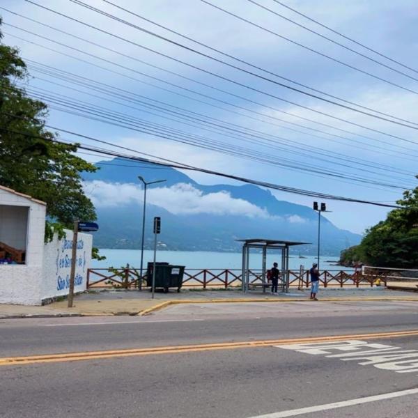 Casa São Sebastião 100 metros da praia e 3km do centro e travessia para Ilhabela