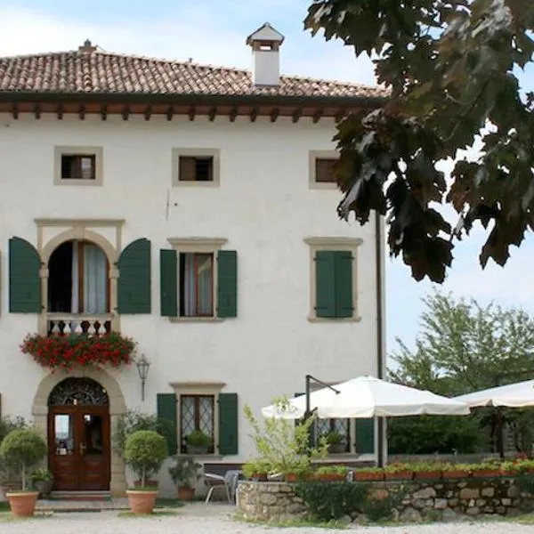Albergo Ristorante Ai Pini, hotel Tarzóban