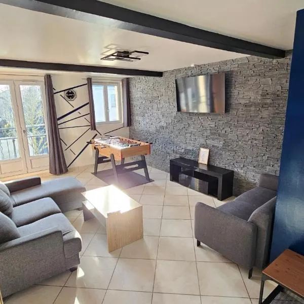 Blue Duplex Proche Paris & Stade De France, hotel em Drancy