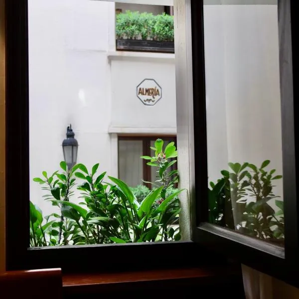 Viesnīca Hotel Almería pilsētā Salta