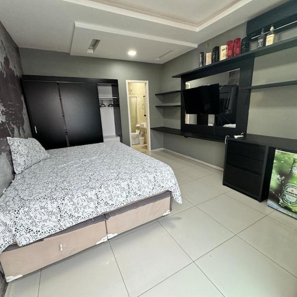 Casa completa com 3 quartos,ar e garagem - Foto 2