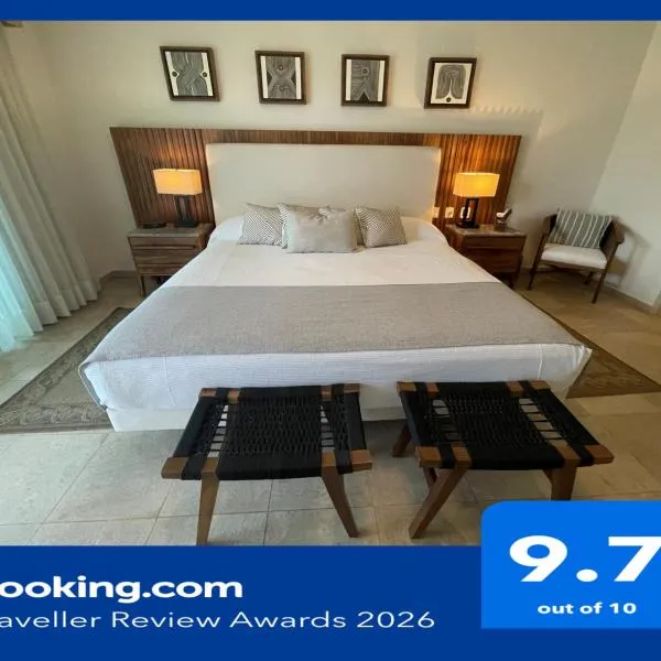 Beachfront 2 bedroom Condo in Playa Royale Resort, Nuevo Vallarta, ξενοδοχείο σε Nuevo Vallarta 