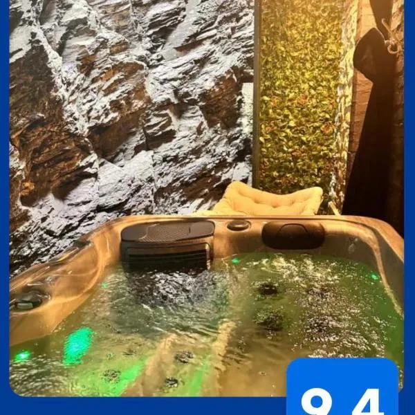 Secret Rock - Jaccuzi privé, hotel i La-Roche-en-Ardenne