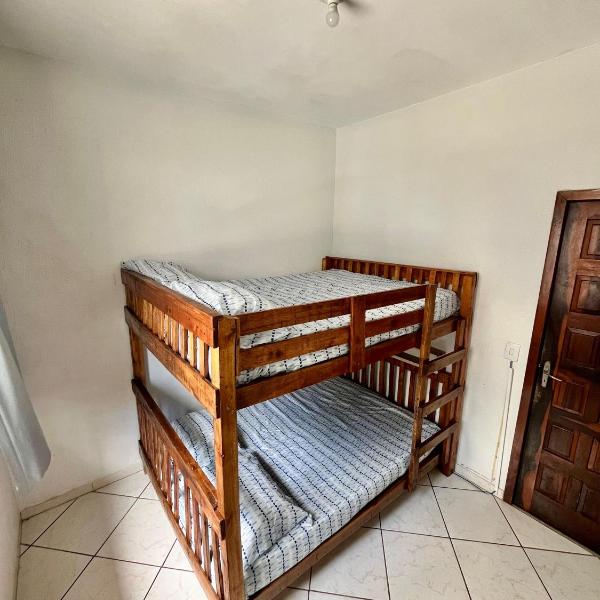 Quarto privativo CASAL duplo em hostel pe na areia- BC