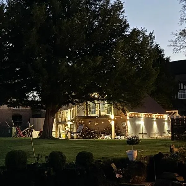 The TreeHouse Hideaway, hotel a Shrewsbury