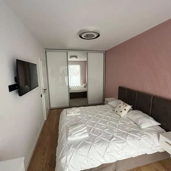 Sara Home, hotel in Baia Mare