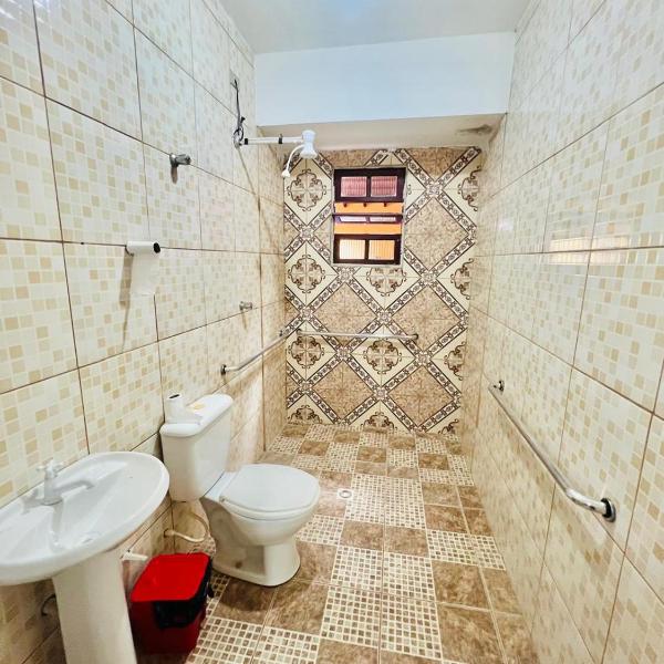 Quarto para 4 pessoas com piscina e área de lazer - Foto 3
