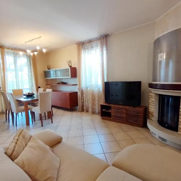 Trilocale in villa bifamiliare - Dairago, hotel di Dairago