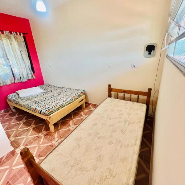 Quarto espaçoso em pousada linda com piscina - Foto 2