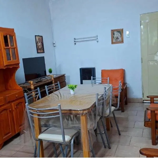 Posada Ernesto, hotel v mestu Rauch