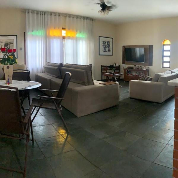 Casa para 20 pessoas, churrasq, wifi, perto praia, piscina