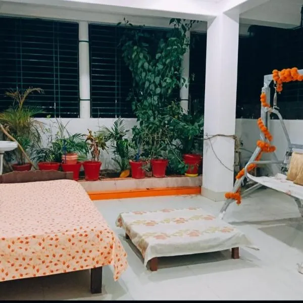 Anand Nivas Homestay 10 Mins from Mandir, hotelli kohteessa Deoghar