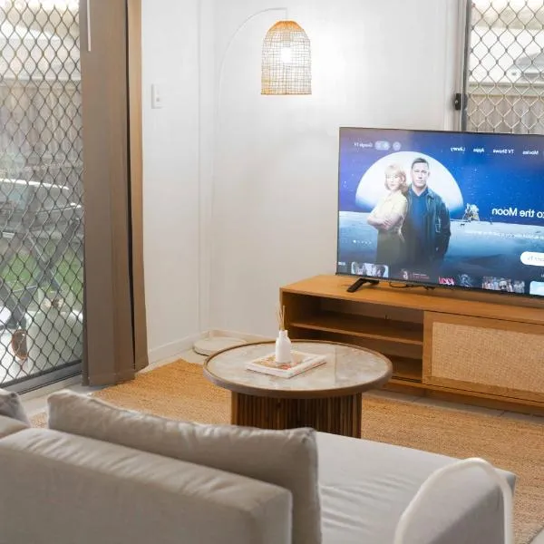 Spacious 4BR Family Home in Yarrabilba perfect for everyone – hotel w mieście Logan Village