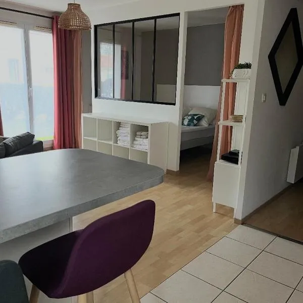 Appartement André Calme et proche centre-ville, hotel din La Roche-sur-Yon