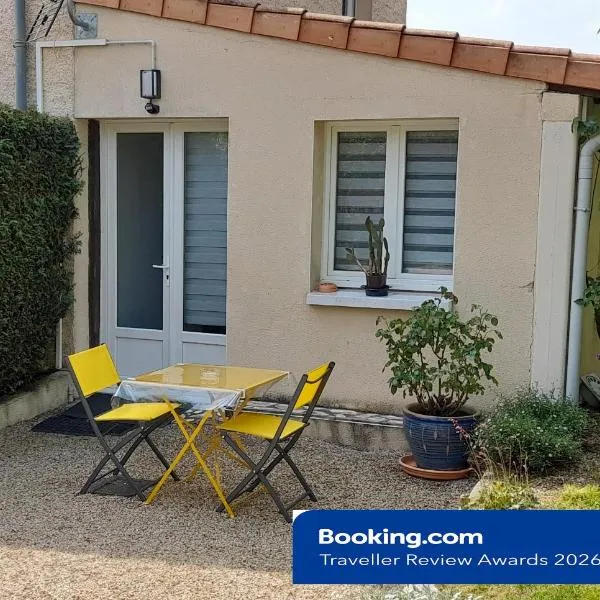 Le PATSA de Vouillé، فندق في Vouillé