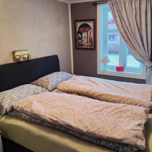 Øya husrom-dobbeltseng, hotel in Sarpsborg