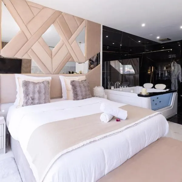 California Romantic Suite with Balneo, hotel u Kanu