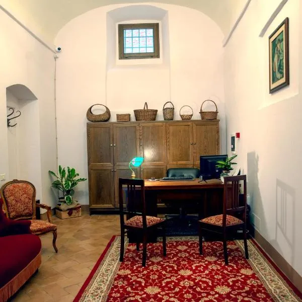 Affittacamere Croce Bianca, hotel v destinaci Foligno