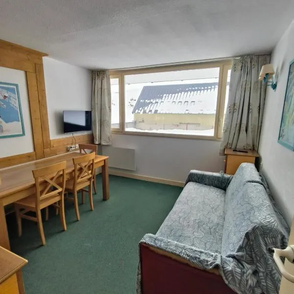 Cocon aux pieds des pistes, Hotel in La Mongie