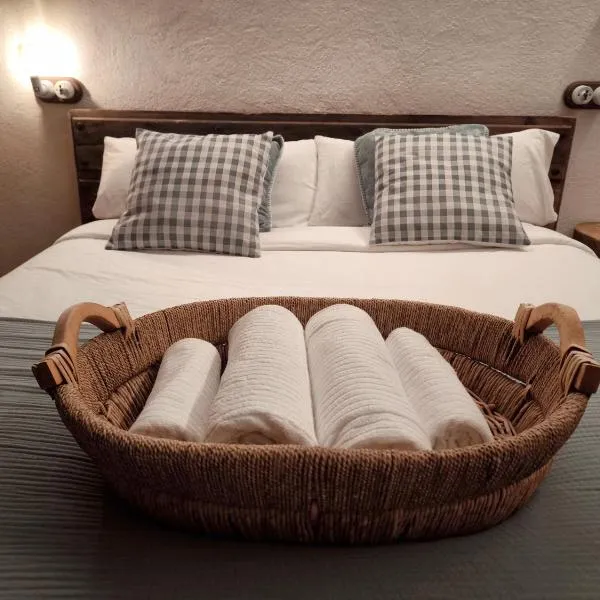 La Casita de Albino -jacuzzi-chimenea-museo, hotel a Castillo de Bayuela